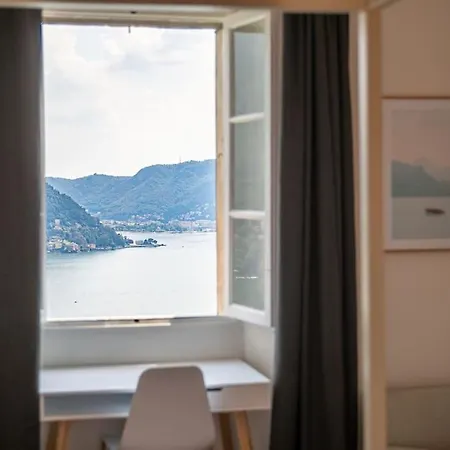 Elegante Casale Con Vista Lago Vicino A