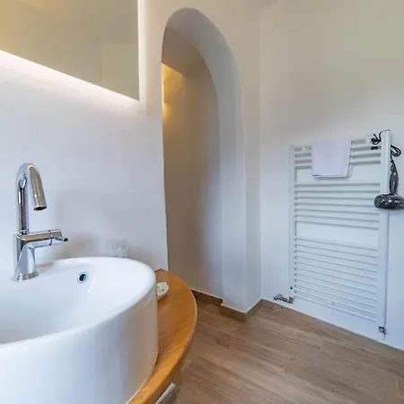 Elegante Casale Con Vista Lago Vicino A * Черноббио