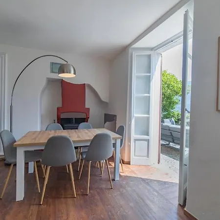Дом отдыха Elegante Casale Con Vista Lago Vicino A